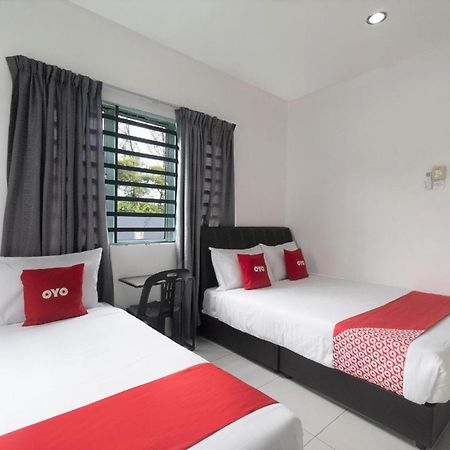 Oyo 91089 Motel Fasa 2B Seri Manjung Εξωτερικό φωτογραφία