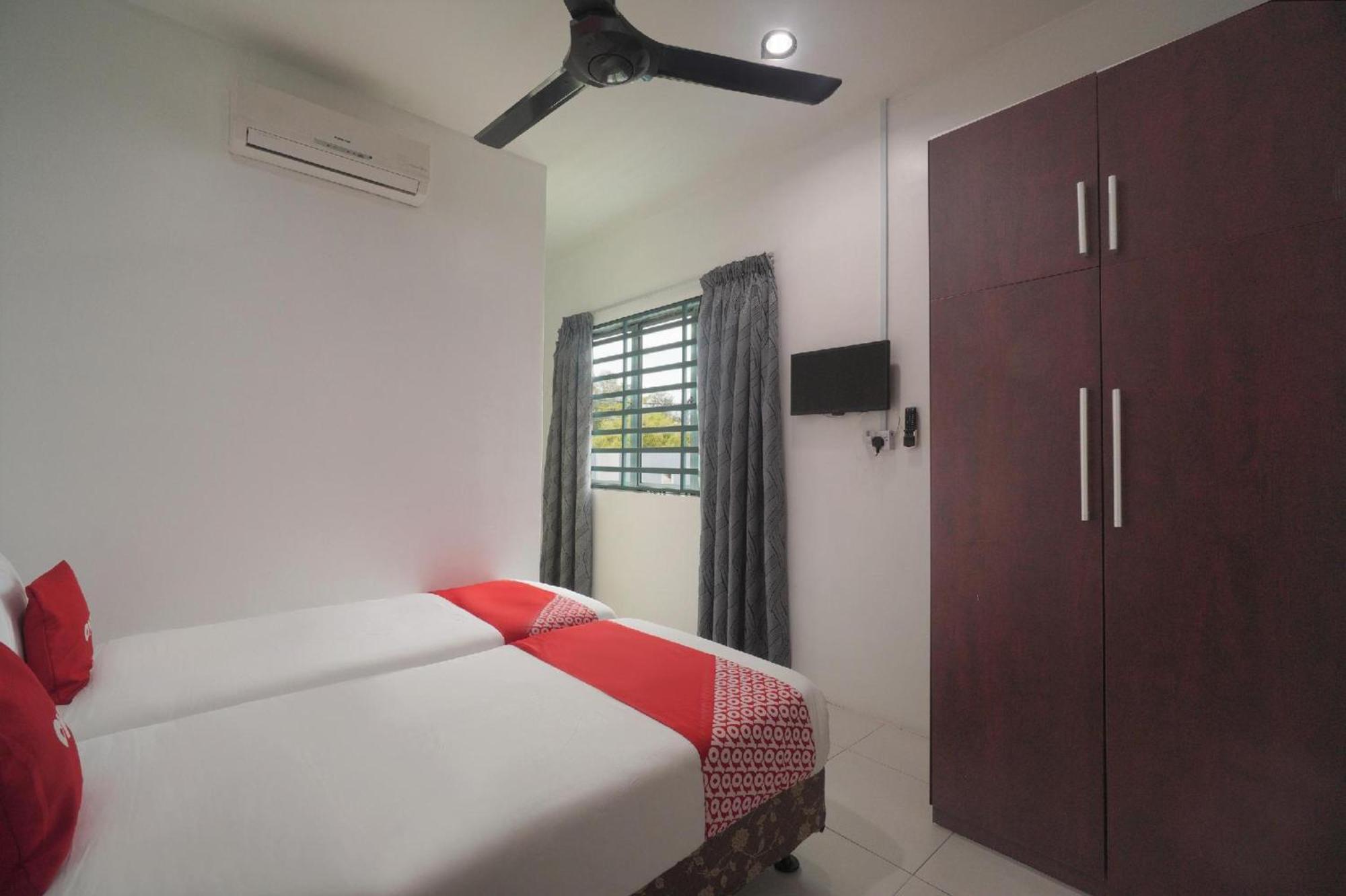 Oyo 91089 Motel Fasa 2B Seri Manjung Εξωτερικό φωτογραφία