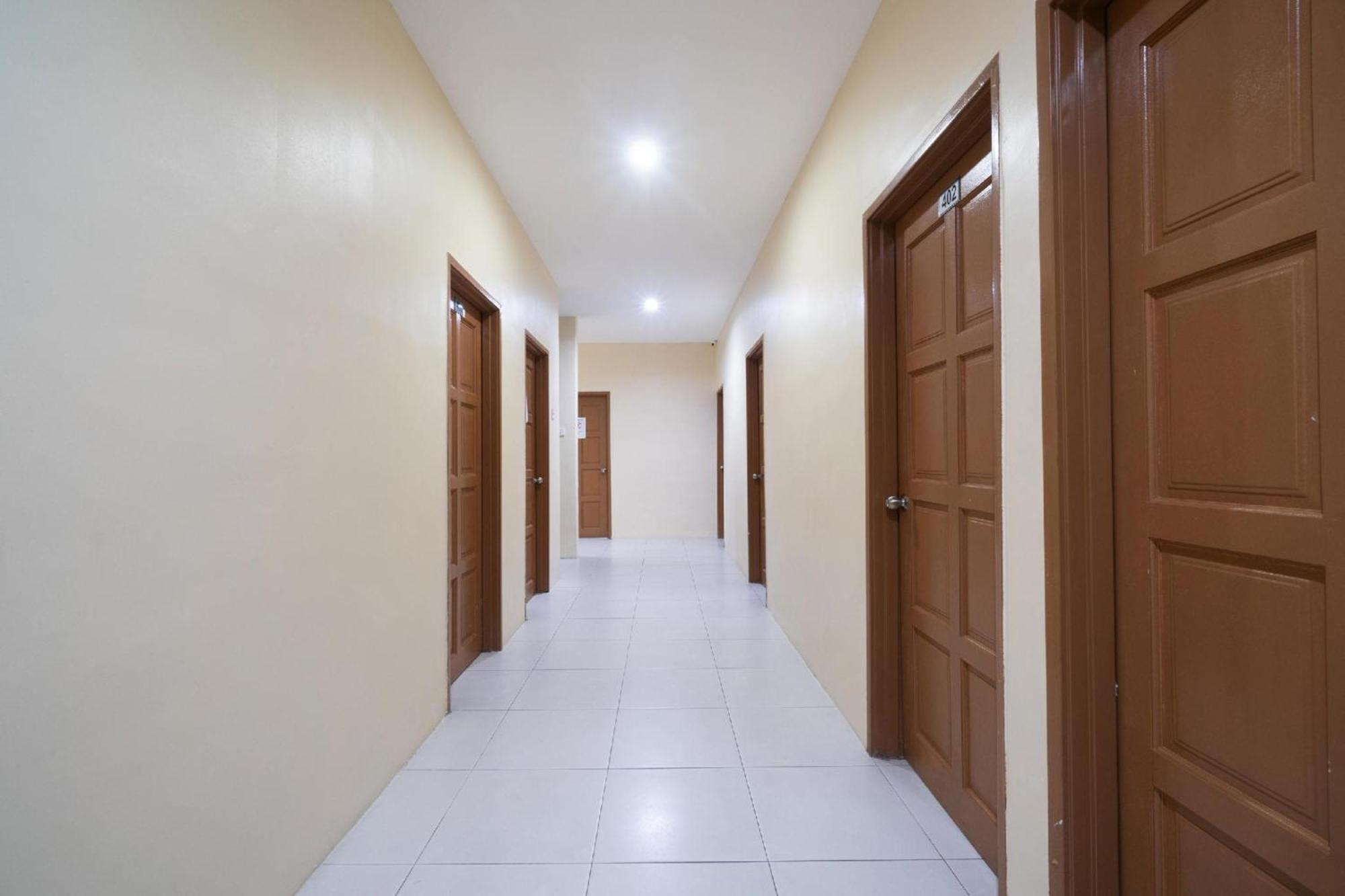 Oyo 91089 Motel Fasa 2B Seri Manjung Εξωτερικό φωτογραφία